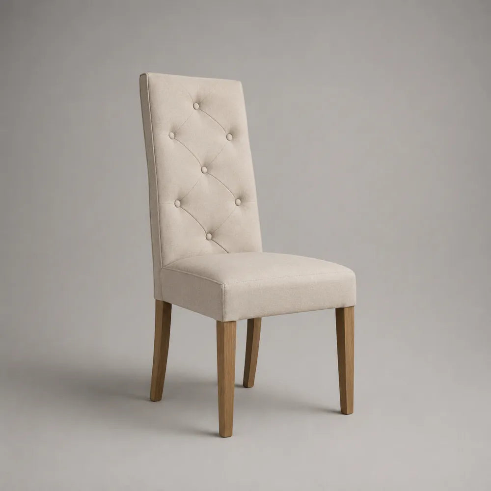 Sedia da pranzo imbottita schienale alto trapuntato con bottoni 45 x 55 x 92 cm tessuto poliestere effetto lino beige gambe in legno massello di faggio
