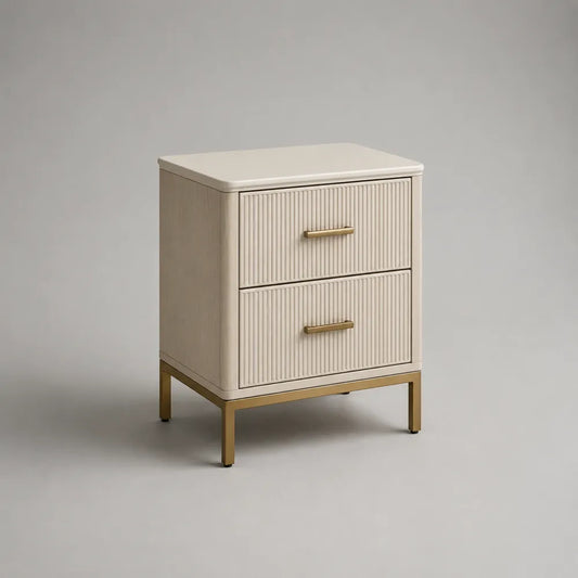 Comodino 45 x 40 x 55 cm a 2 cassetti in MDF con frontale scanalato colore beige e gambe in metallo finitura oro struttura rettangolare